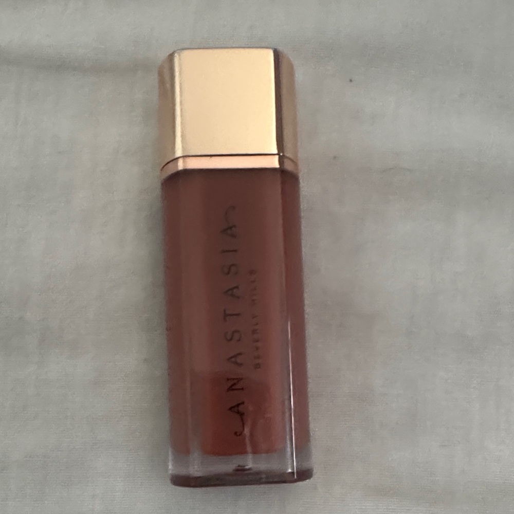 Anastasia Beverly Hills Lipstick - shade peach amber lip velvet   - brand new